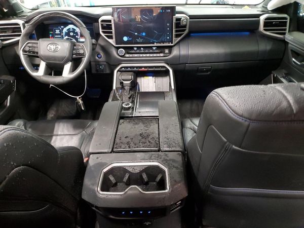 2024 TOYOTA TUNDRA