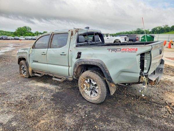 2022 TOYOTA TACOMA SR5