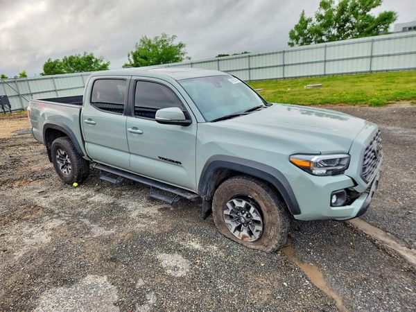 2022 TOYOTA TACOMA SR5