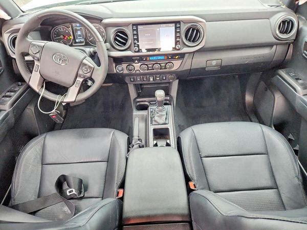 2022 TOYOTA TACOMA SR5