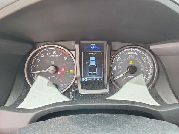 2022 TOYOTA TACOMA SR5