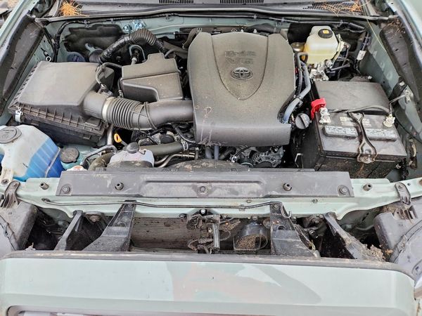 2022 TOYOTA TACOMA SR5