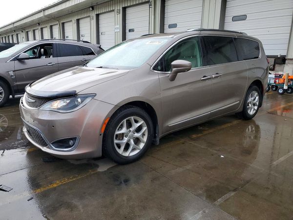 2017 CHRYSLER PACIFICA Touring L Plus