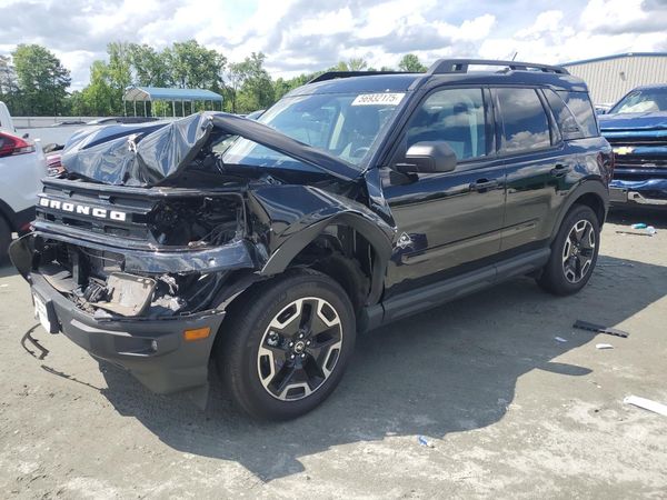 2024 FORD BRONCO Outer Banks — Front 3/4