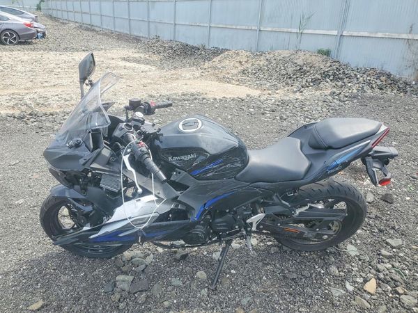 2025 KAWASAKI EX500