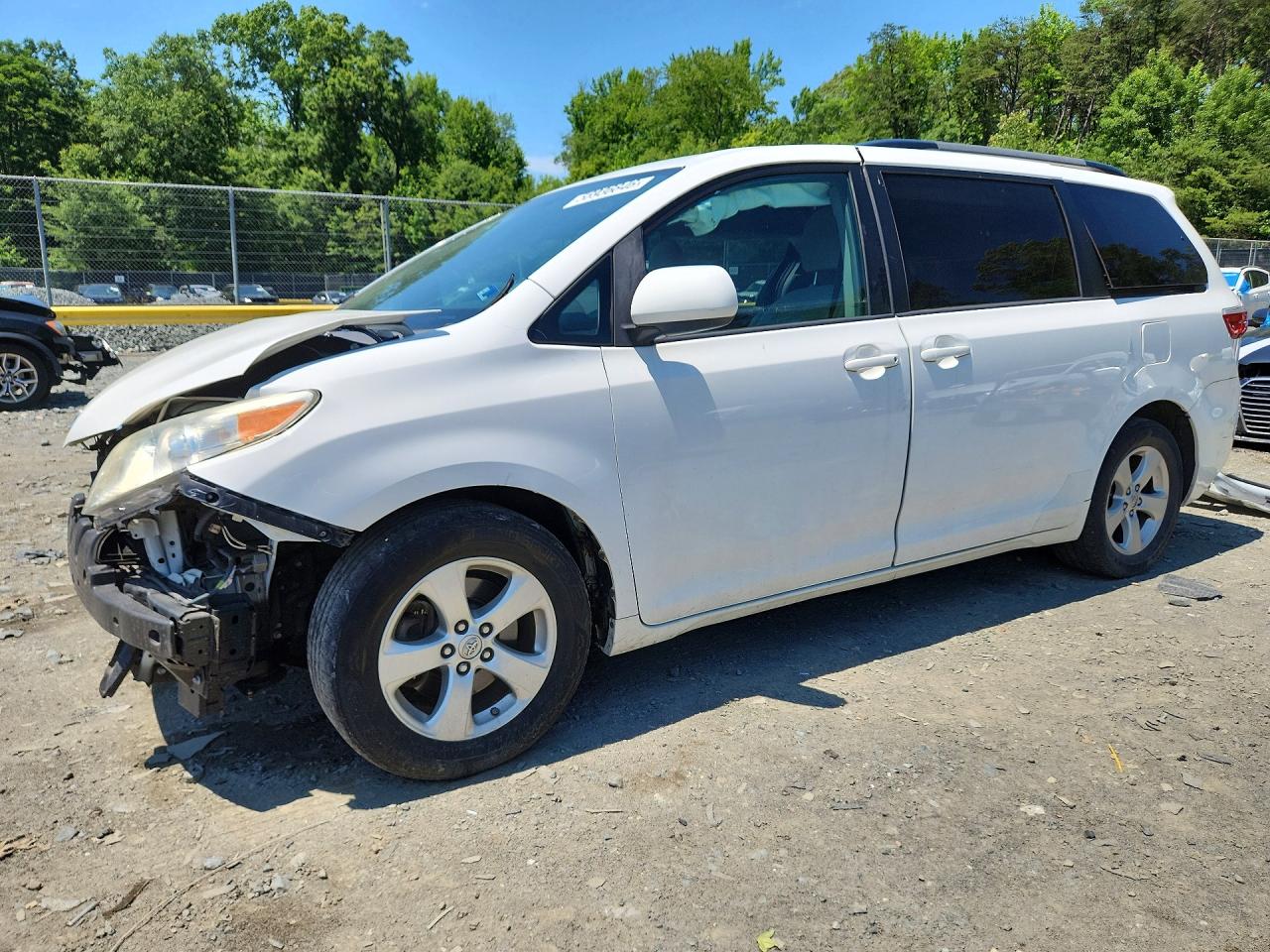 2017 TOYOTA SIENNA LE Mobility/LE