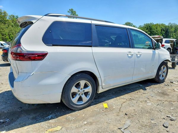 2017 TOYOTA SIENNA LE Mobility/LE