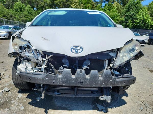 2017 TOYOTA SIENNA LE Mobility/LE