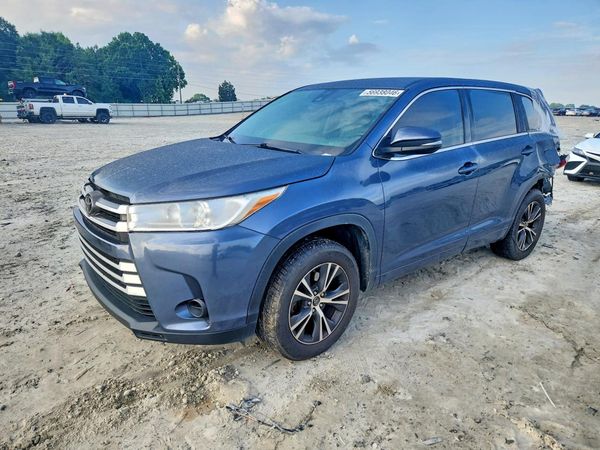 2017 TOYOTA HIGHLANDER LE
