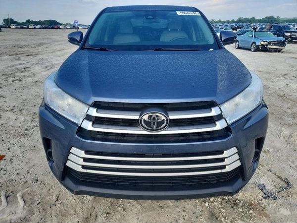 2017 TOYOTA HIGHLANDER LE