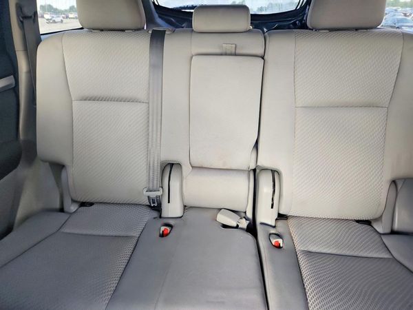 2017 TOYOTA HIGHLANDER LE