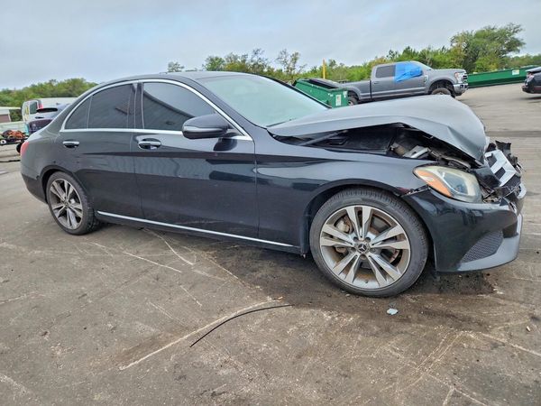 2016 MERCEDES-BENZ C C300