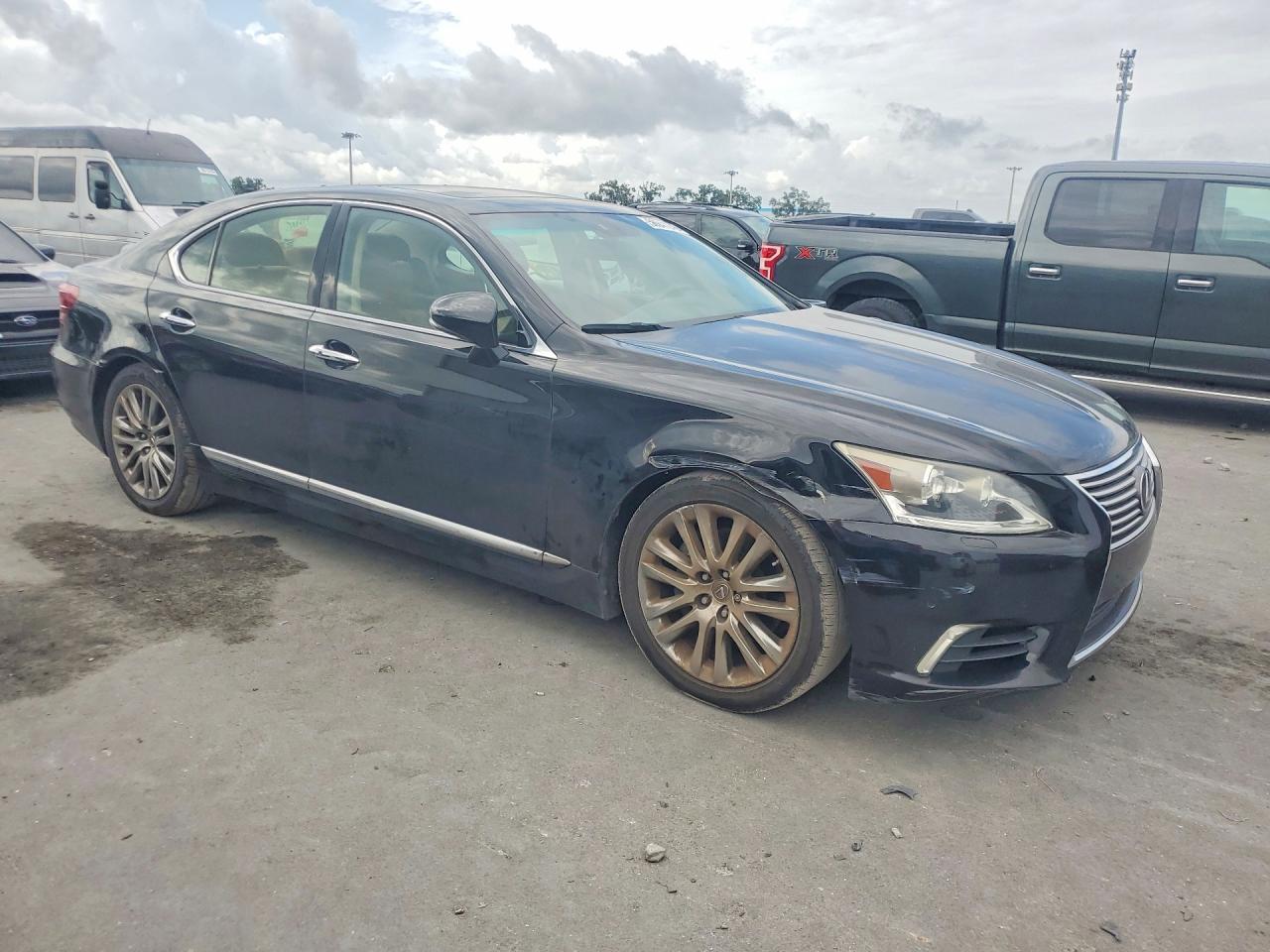 2013 LEXUS LS 460