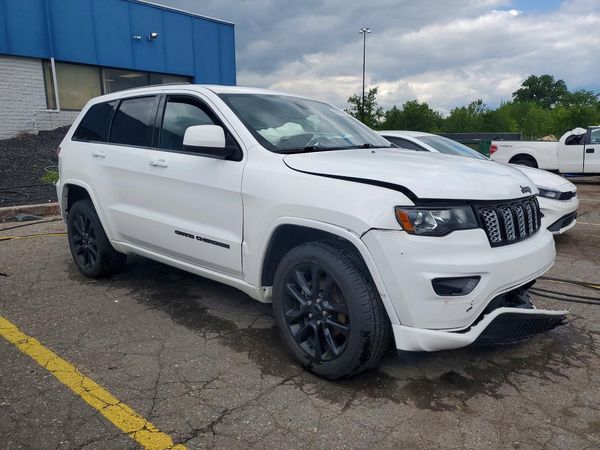 2020 JEEP GRAND CHEROKEE LAREDO 4X4