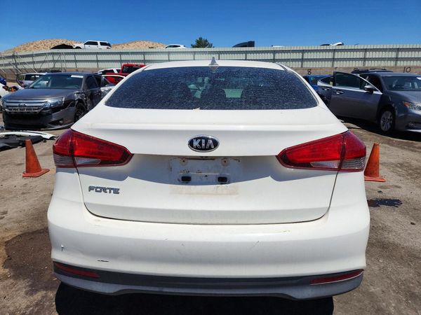 2018 KIA FORTE LX Base