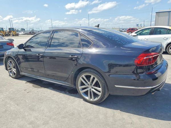 2018 VOLKSWAGEN PASSAT S, R-Line