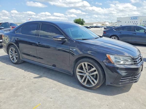 2018 VOLKSWAGEN PASSAT S, R-Line