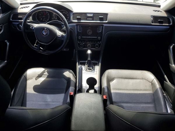 2018 VOLKSWAGEN PASSAT S, R-Line