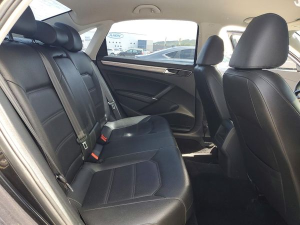 2018 VOLKSWAGEN PASSAT S, R-Line