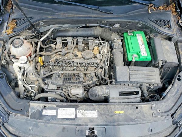 2018 VOLKSWAGEN PASSAT S, R-Line