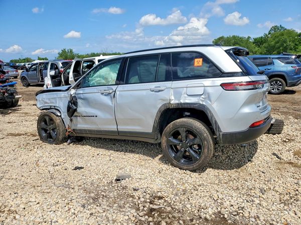 2024 JEEP GRAND CHEROKEE LAREDO 4X4