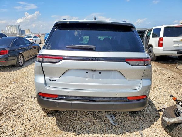 2024 JEEP GRAND CHEROKEE LAREDO 4X4