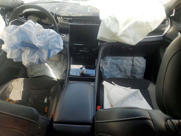 2024 JEEP GRAND CHEROKEE LAREDO 4X4