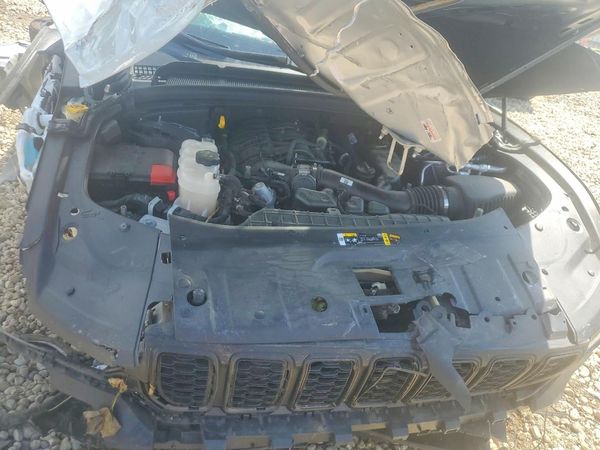 2024 JEEP GRAND CHEROKEE LAREDO 4X4