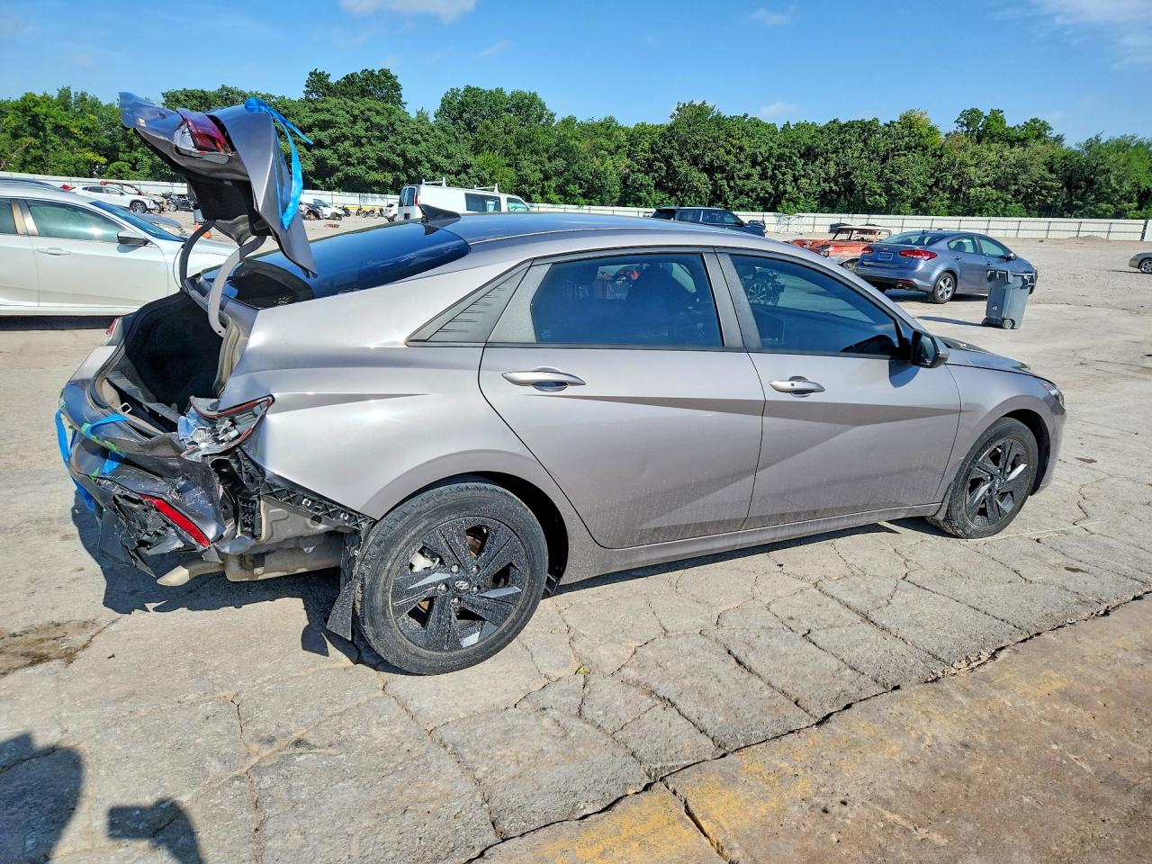 2022 HYUNDAI ELANTRA SEL