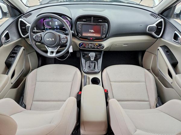 2025 KIA SOUL LX, S