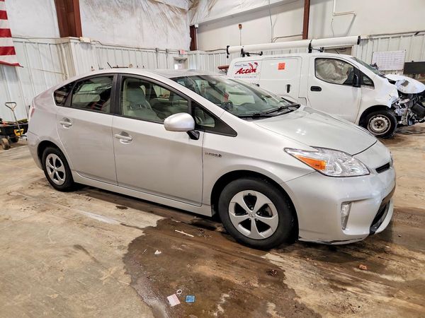 2015 TOYOTA PRIUS
