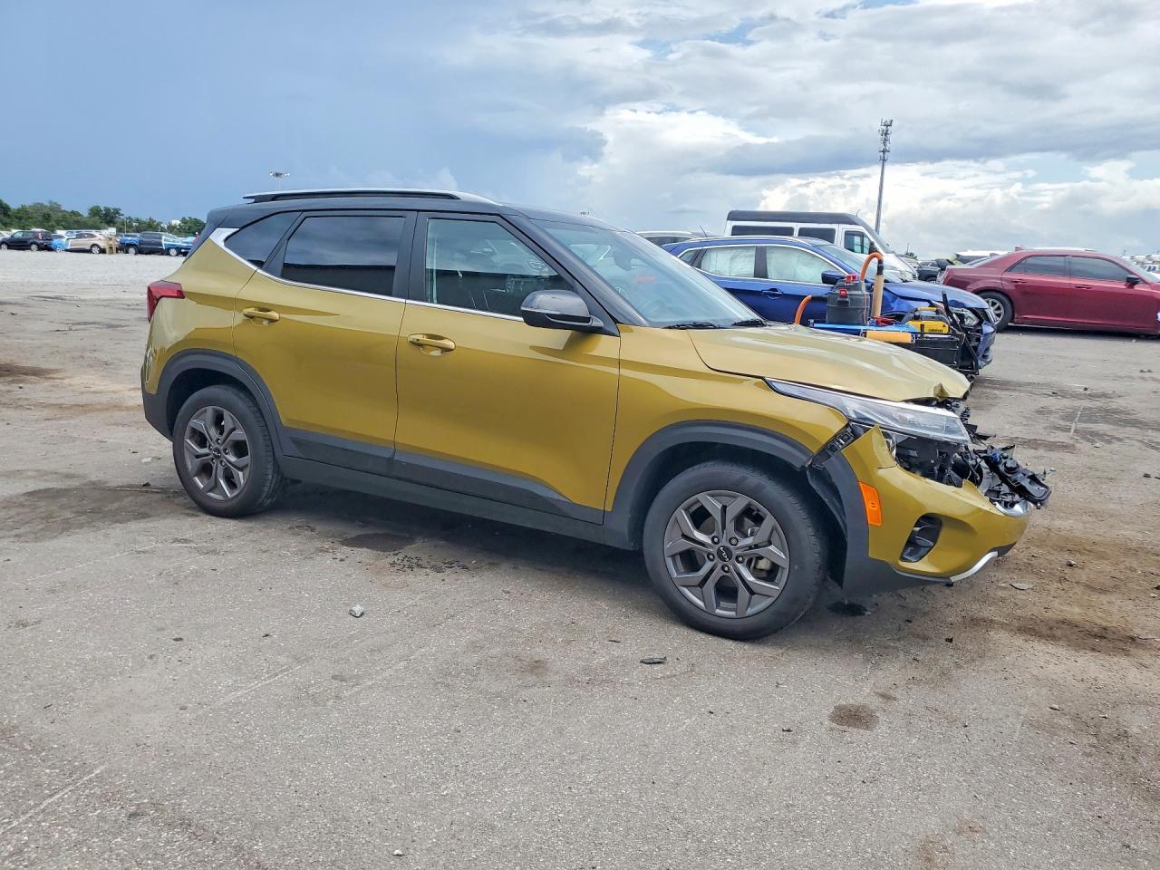 2024 KIA SELTOS S, X-Line
