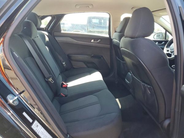 2022 KIA K5 LXS