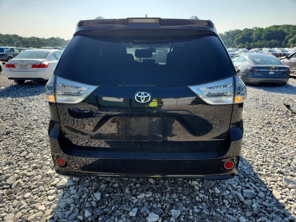 2018 TOYOTA SIENNA SE/SE Premium