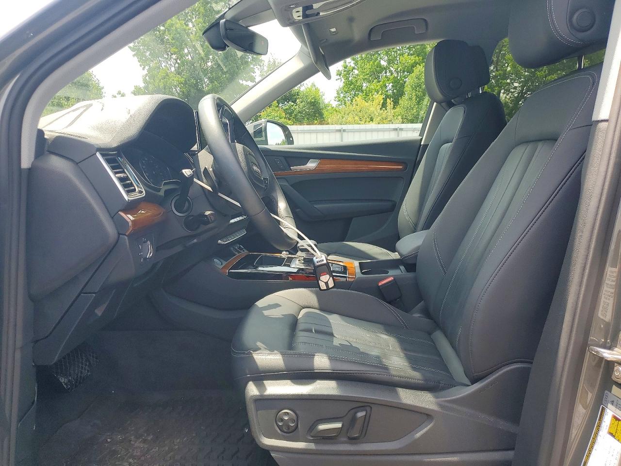 2023 AUDI Q5 S Line quattro Premium