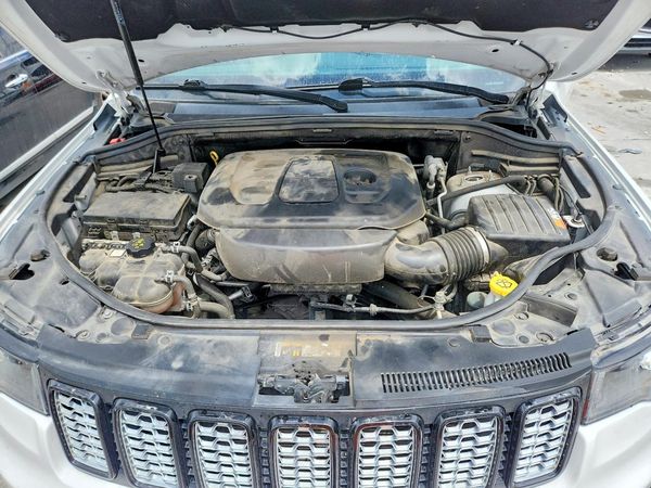 2019 JEEP GRAND CHEROKEE LAREDO 4X4
