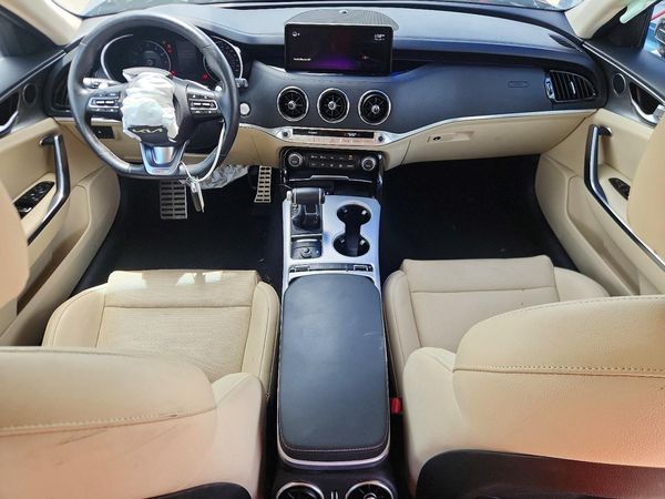 2022 KIA STINGER GT1