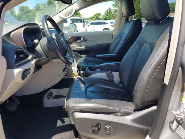 2017 CHRYSLER PACIFICA