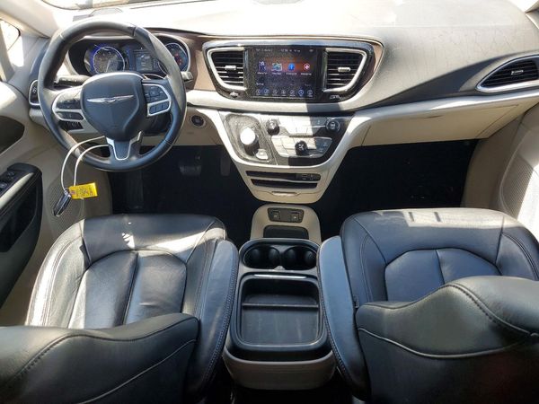 2017 CHRYSLER PACIFICA