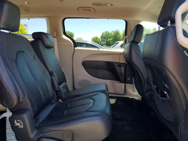 2017 CHRYSLER PACIFICA
