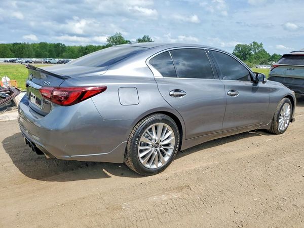 2021 INFINITI Q50 LUXE