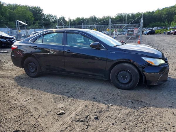 2017 TOYOTA CAMRY
