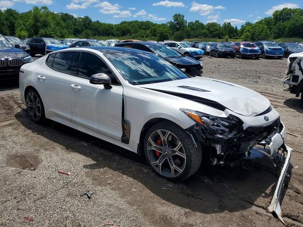 2019 KIA STINGER GT2