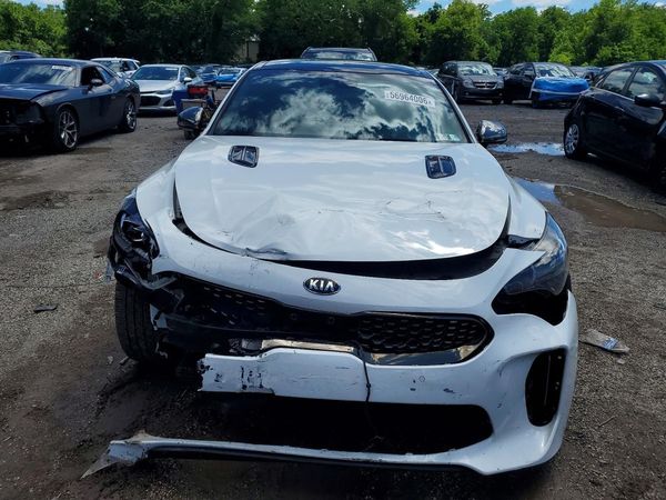 2019 KIA STINGER GT2