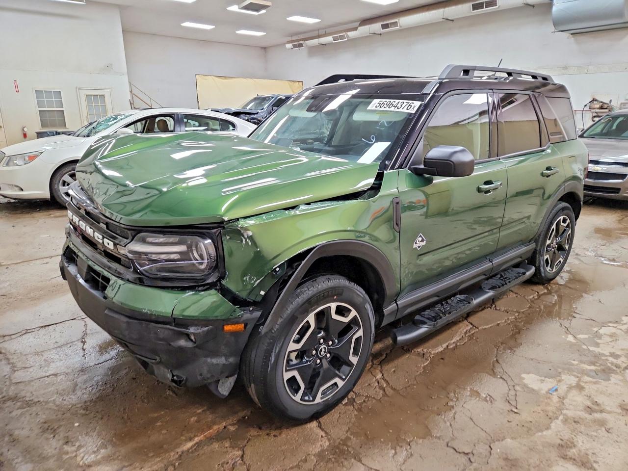 2023 FORD BRONCO Outer Banks — Front 3/4