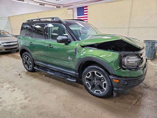 2023 FORD BRONCO Outer Banks — Passenger 3/4