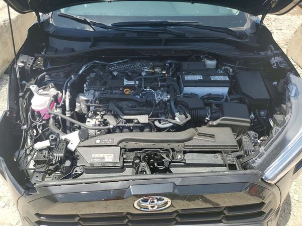 2026 TOYOTA COROLLA CROSS XLE — Engine bay