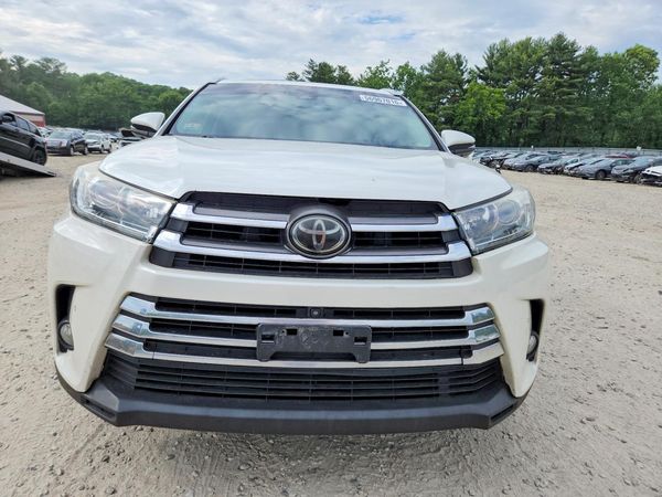 2017 TOYOTA HIGHLANDER
