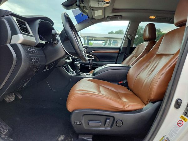 2017 TOYOTA HIGHLANDER
