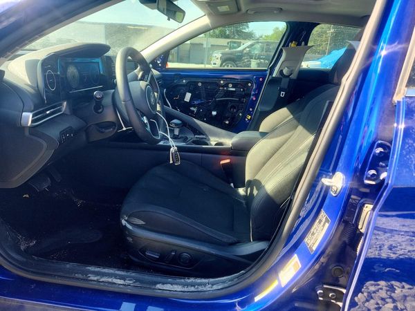 2021 HYUNDAI ELANTRA SEL w/ Premium Pkg